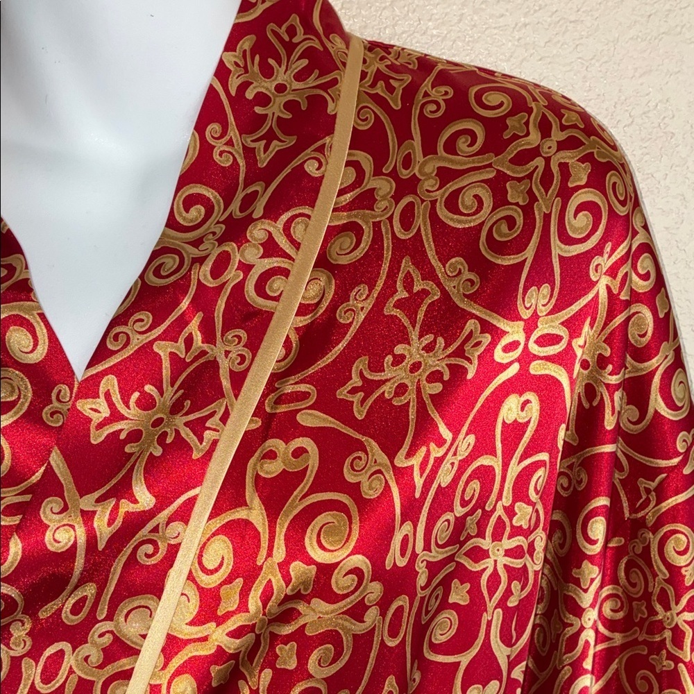 Natori Private Luxuries Robe Women L, Red/Gold Satin Robe Belt, Gold Piping. EUC - Picture 7 of 15